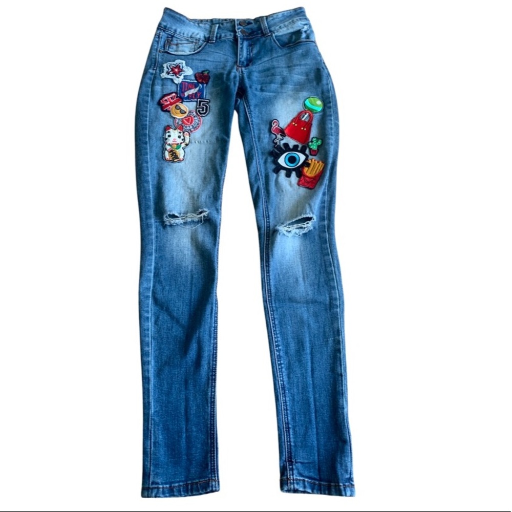 Indigo Rein jeans size 5 with patches